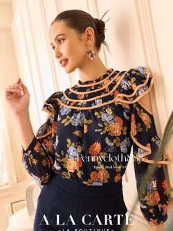 69445 เสื้อชีฟองพิมพ์ลายดอก อัดพลัทรอบคอ แต่งกุ๊น มีระบาย แขน เว้า 4 ส่วน มีซับใน สีกรม สีเขียว สีชมพู