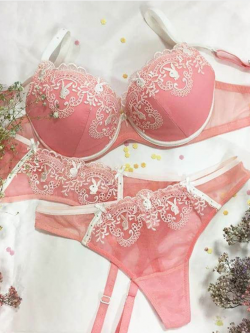 กางเกงชั้นในสตรี Playboy