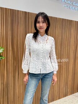 69633 เสื้อ Alacarte ลูกไม้คอร์ดเนื้อบางนุ่ม เซาะโชว์เชิงช่วงคอ กระดุมหน้า มีซิปหลังสวมใส่ง่าย แขนยาวผ่าข้าง สวยหรู