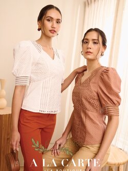 69385 เสื้อ A la carte คอตตอนตัดสลับลูกไม้ แขนสั้น คอวี แพทเทริ์นคัทวีใต้อก มีซับใน ซิปหลัง สีน้ำตาล M,L,2XL สีม่วง S-2XL สีขาว S-XL