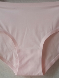 กางเกงชั้นในสตรีไทยอัมพ์