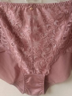 กางเกงชั้นในสตรีไทรอัมพ์