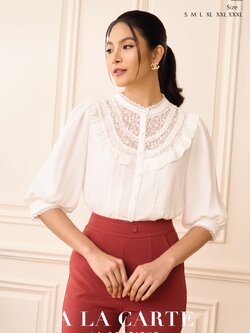 69474 เสื้อ A La Carte ชีฟองแขน 3 ส่วน แต่งทริมลูกไม้ช่วงอก และเสียบระบายรอบ มีกระดุมหน้า แทรกเชิงทริมที่ลำตัว ขอบแขนผ้าลูกไม้ มีซับใน สีขาว S-L,2XL,3XL สีน้ำตาล S,L,XL,3XL สีกรม M,3XL