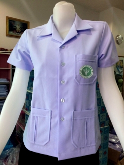 เสื้อกาวน์ขาวสีขาวโอโม่/ คอฮาวาย ผ้าสเป็นเด็กซ์ ปักกระทรวงสาธารณสุข ผู้หญิง