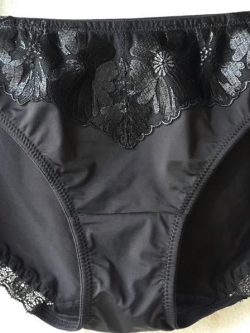 กางเกงชั้นในสตรีไทรอัมพ์