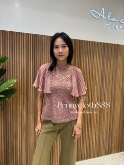 69620 เสื้อ Alacarte ผ้าลูกไม้เนื้อทอวางลายสลับกัน มีซับใน ซิปหลัง สวมใส่ง่าย ทรงเข้ารูป แขนสั้นชีฟองอัดพลีท เหมาะใส่ออกงานทุกโอกาส L อก 38 , 3XL อก 44