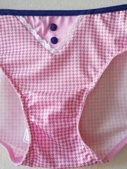 กางเกงชั้นในสตรี Playboy