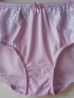 กางเกงชั้นในสตรีไทรอัมพ์