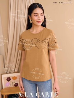 69739 เสื้อยืด A La Carte คอตตอนคอกลม แขนสั้น เทคนิคงานปักฉลุ ที่ช่วงอกและแขน ด้านในมีซับตาข่าย ผ้ายืดเนื้อนุ่มใส่สบาย