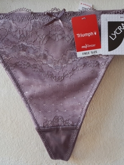 กางเกงชั้นในสตรีไทรอัมพ์