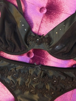 เสื้อชั้นในสตรี Playboy