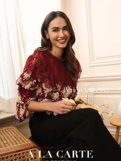 69363 เสื้อ A La Carte ชีฟองพิมพ์ลายดอก แต่งผ้าลูกไม้ แขน 4 ส่วน มีซับใน กระดุมหลัง สีฟ้า S-XL,3XL สีแดง L-3XL สีชมพู S,2XL