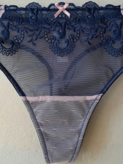 กางเกงชั้นในสตรี Playboy