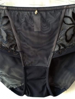 กางเกงชั้นในสตรีไทรอัมพ์