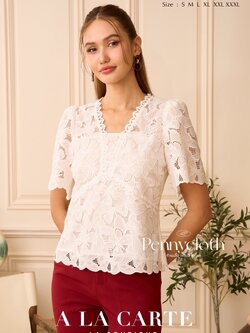 A La Carte รหัส 69867 เสื้อลูกไม้ชีฟอง งานปักฉลุทอใหม่ ลายผีเสื้อ คอวี แขนสั้นแฟร์ ซิปหลัง ทรงคัทวีใต้อก by PENNY CLOTH