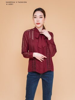 เสื้อลูกไม้ เจ้าหญิงเคท VANESSA V 8351 เสื้อลูกไม้แขนยาว ทรงสวยหรู ดีเทลผูกโบว์ ลูกไม้หน้า ชีฟองเทคเจอร์ ด้านหลัง เนื้อผ้าลูกไม้อย่างดี ผสมโพลีเอสเตอร์อย่างดีสวมใส่ดูดี หรูหราค่ะ สีครีม XL 42