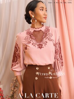 69546 เสื้อคอตตอนเนื้อเนียนนุ่ม งานปักฉลุทอลูกไม้ ที่อกแขน มีซับใน สีชมพู สีขาว สีส้ม