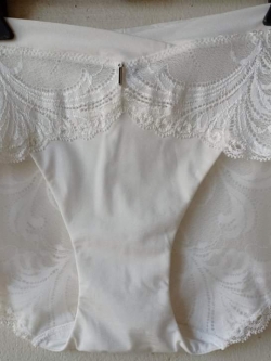 กางเกงชั้นในสตรีไทรอัมพ์