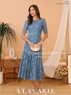 69591 ชุดเดรส Alacarte ลูกไม้งานปักลงบนผ้าลูกไม้เน็ต คอกลม แขนสั้น มีซับใน กระโปรงต่อระบาย ซิปหลัง