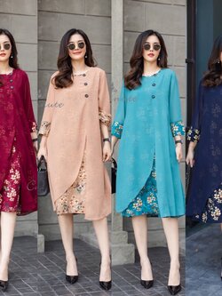 P8851🌸🍀🦋เดรสลินินผสมฝ้าย พิมพ์ลายดอกมากาเร็ตสวยงาม ดีเทลใช้ผ้าชีฟองตัดชายโค้งคลุมเกรดพรีเมียม ดีไซน์เก๋ เเต่งกระดุมสุดเก๋ เดรสมีกระเป๋าซ่อน อก 44" สี เเดงไวน์ กากี กรม