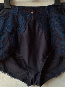 กางเกงสเตย์ไทรอัมพ์